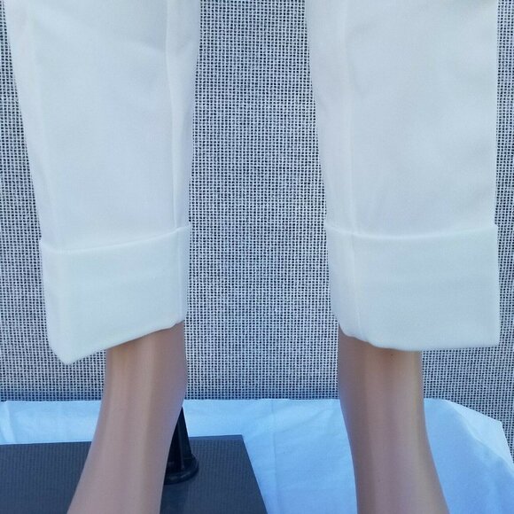 Women's Riley and Rae Dress Pants.  Size 2. - Picture 6 of 12